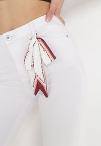 Born2be - Białe Spodnie Skinny z Wysokim Stanem i Kokardką przy Pasie Diorene. Stan: podwyższony. Kolor: biały