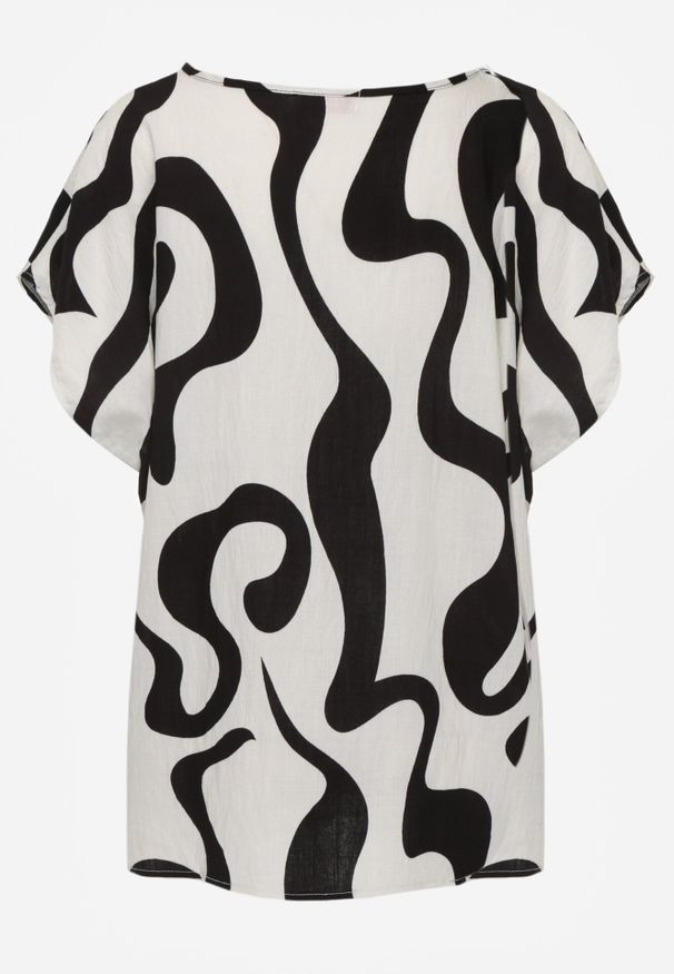 Born2be - Czarna Wiskozowa Bluzka Oversize z Krótkim Rękawem w Abstrakcyjny Wzór Ginedina. Okazja: do pracy, na co dzień, na spotkanie biznesowe. Kolor: czarny. Materiał: wiskoza. Długość rękawa: krótki rękaw. Długość: krótkie. Styl: elegancki, biznesowy, casual