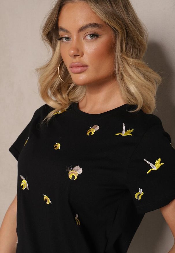 Renee - Czarny Bawełniany T-shirt z Ozdobnym Haftem Falvivi. Okazja: na co dzień. Kolor: czarny. Materiał: bawełna. Wzór: haft. Styl: klasyczny, elegancki, casual
