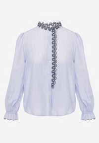 Born2be - Niebieska Koszula z Bawełny Ozdobiona Haftowaną Falbanką Zenatia. Okazja: na co dzień. Kolor: niebieski. Materiał: bawełna. Wzór: haft, aplikacja. Styl: casual, klasyczny, elegancki #6