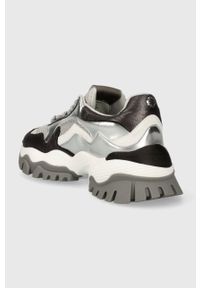 Steve Madden sneakersy Tailgate kolor srebrny SM11002661. Nosek buta: okrągły. Zapięcie: sznurówki. Kolor: srebrny. Materiał: guma. Obcas: na platformie #4