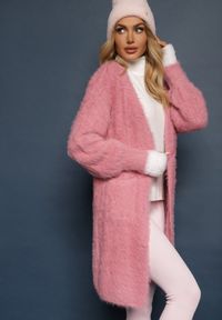 Renee - Różowy Kardigan Niezapinany z Wełną i Wsuwanymi Kieszeniami Rianessa. Kolor: różowy. Materiał: wełna