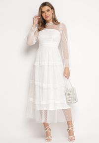 Born2be - Biała Rozkloszowana Sukienka Maxi z Koronką Jorissa. Typ kołnierza: dekolt w serek. Kolor: biały. Materiał: koronka. Wzór: koronka. Styl: klasyczny. Długość: maxi #5