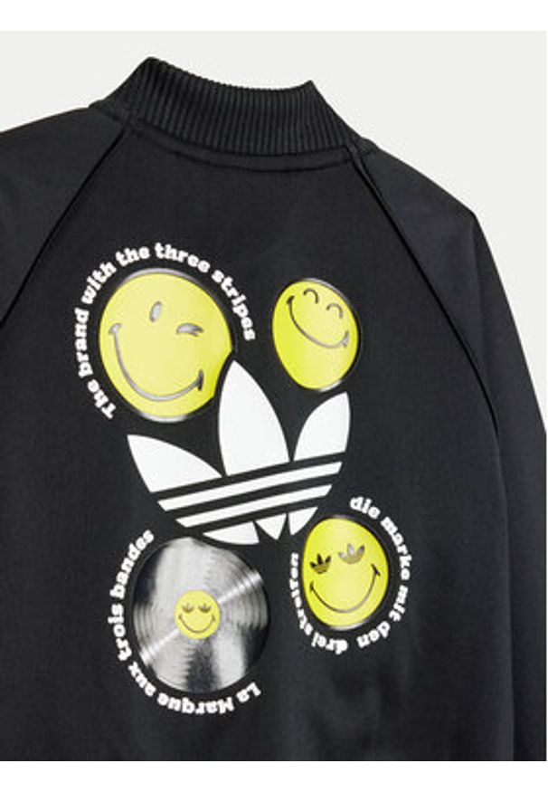 Adidas - adidas Dres Smiley World SST JD2874 Czarny Regular Fit. Kolor: czarny. Materiał: syntetyk