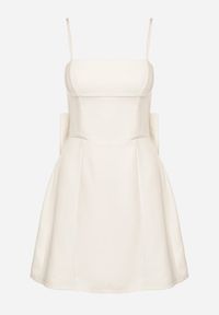 Born2be - Beżowa Rozkloszowana Sukienka na Ramiączkach Zdobiona Dużą Kokardą Lavvia. Okazja: na co dzień. Typ kołnierza: kokarda. Kolor: beżowy. Długość rękawa: na ramiączkach. Wzór: aplikacja. Typ sukienki: rozkloszowane. Styl: casual, elegancki #7