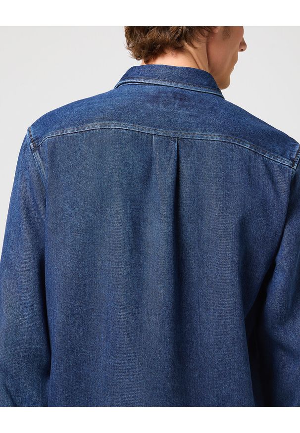 Wrangler - WRANGLER LS 1 PKT SHIRT MĘSKA KOSZULA JEANSOWA WRANGLER DARK STONE 112350576 W5M9015411. Materiał: jeans