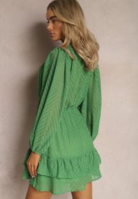 Renee - Zielona Sukienka Mini w Skośne Paski o Rozkloszowanym Fasonie z Gumką w Talii Tennari. Kolor: zielony. Materiał: materiał. Wzór: paski. Długość: mini #2