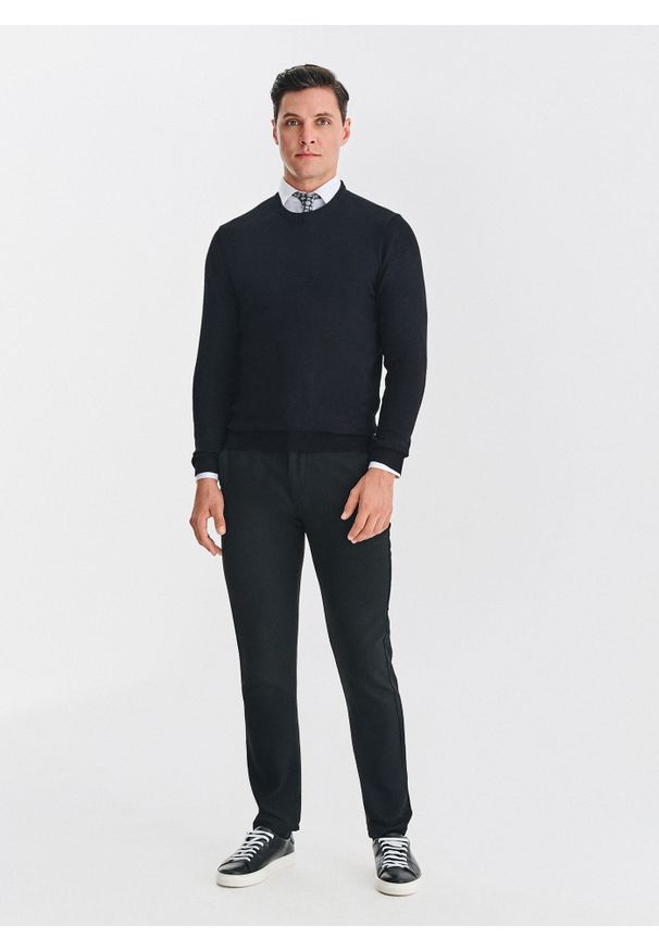 Pako Lorente - PAKO LORENTE - Czarny sweter męski. Okazja: na co dzień. Kolor: czarny, niebieski. Materiał: wiskoza, nylon. Sezon: jesień. Styl: casual