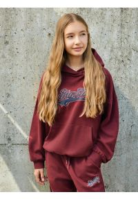 Big-Star - Bluza dziewczęca z kapturem z nadrukiem bordowa Rubilia 604. Typ kołnierza: kaptur. Kolor: czerwony. Materiał: dzianina. Wzór: nadruk. Styl: młodzieżowy, elegancki