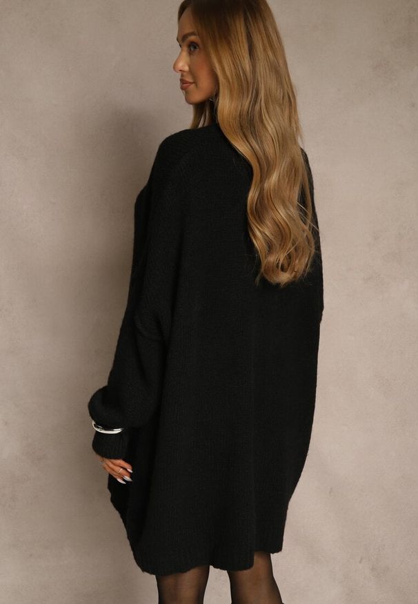 Renee - Czarny Sweter Oversize z Wełną i Wiskozą Fedolina. Okazja: na co dzień. Kolor: czarny. Materiał: wiskoza, wełna. Styl: casual