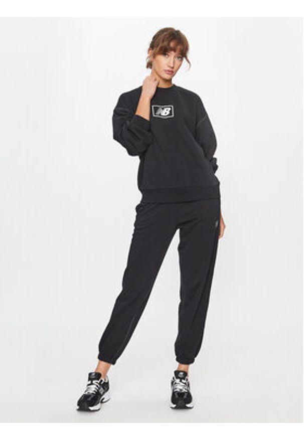 New Balance Bluza Essentials French Terry Crew WT33514 Czarny Regular Fit. Kolor: czarny. Materiał: syntetyk