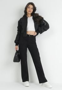 Born2be - Czarne Spodnie Cargo z Szeroką Nogawką i Wysokim Stanem Naifah. Stan: podwyższony. Kolor: czarny. Materiał: materiał. Wzór: gładki, aplikacja #5