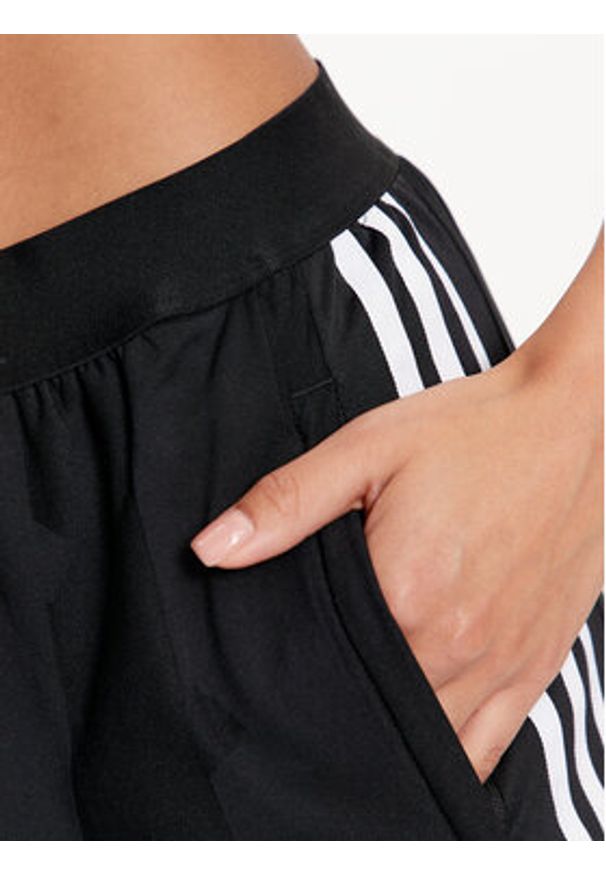 Adidas - adidas Szorty sportowe Tiro Cut 3-Stripes IX3502 Czarny Regular Fit. Kolor: czarny. Materiał: syntetyk