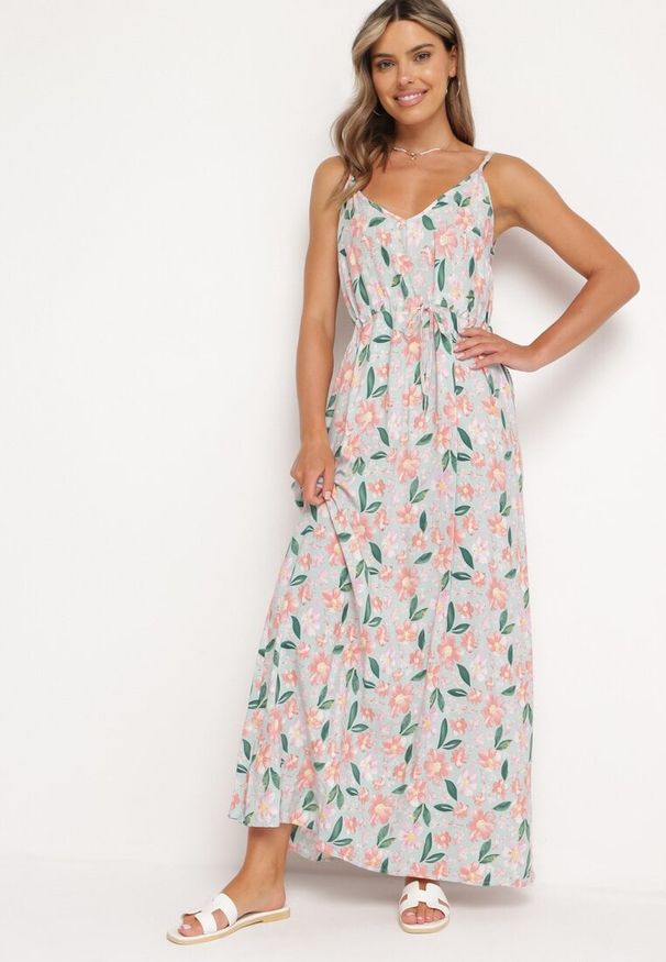 Born2be - Jasnozielona Sukienka z Wiskozy na Regulowanych Ramiączkach ze Ściągaczem w Kwiaty Zopolia. Kolor: zielony. Materiał: wiskoza. Długość rękawa: na ramiączkach. Wzór: kwiaty. Sezon: lato