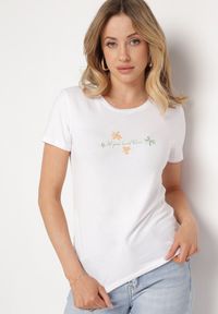Born2be - Biały Bawełniany T-shirt Bluzka z Delikatnym Haftem z Przodu Acindra. Kolor: biały. Materiał: bawełna. Wzór: haft #5