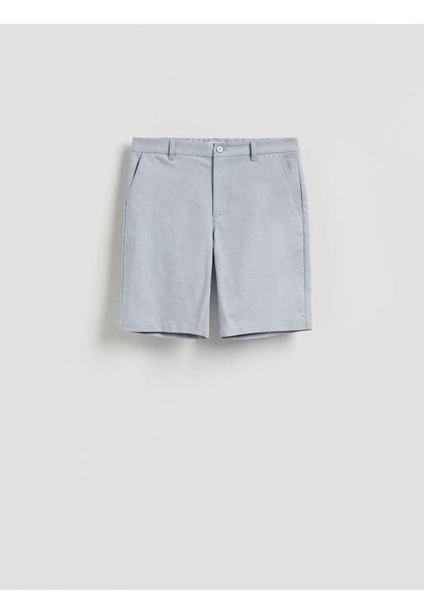 Reserved - Szorty carrot fit - jasnoniebieski. Kolor: niebieski. Materiał: bawełna, tkanina