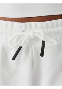 Karl Lagerfeld Jeans Szorty sportowe B2W10125 Biały Regular Fit. Kolor: biały. Materiał: bawełna #5