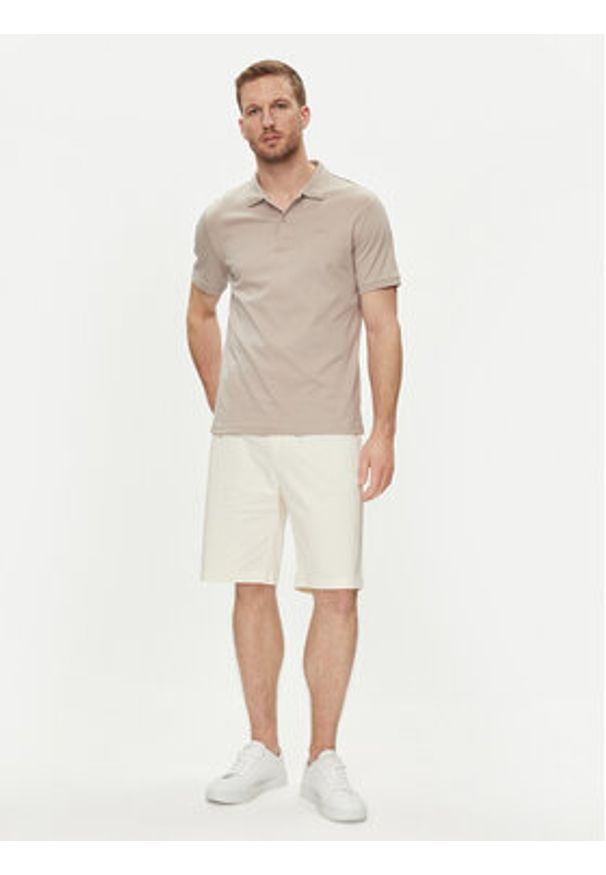 Calvin Klein Szorty materiałowe Sateen K10K112831 Écru Regular Fit. Materiał: bawełna