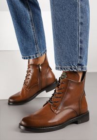 Born2be - Brązowe Sznurowane Botki na Płaskiej Podeszwie z Ozdobnym Detalem Derandora. Kolor: brązowy. Materiał: jeans. Obcas: na płaskiej podeszwie