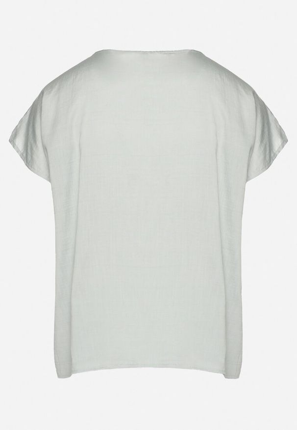 Born2be - Jasnozielona Bluzka z Wiskozą Wiązana przy Dekolcie Dovarelle. Okazja: na co dzień. Kolekcja: plus size. Kolor: zielony. Materiał: wiskoza. Długość rękawa: krótki rękaw. Długość: krótkie. Styl: casual, elegancki
