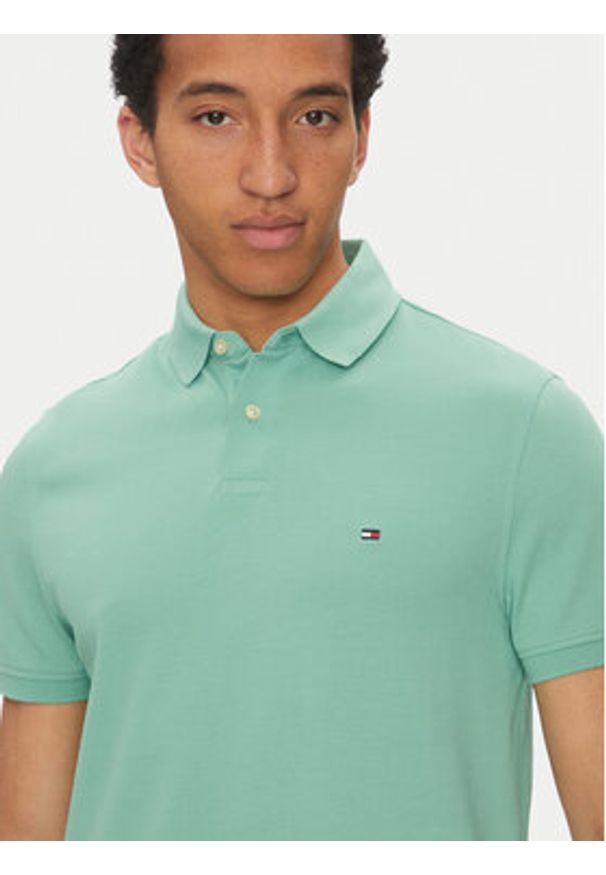 TOMMY HILFIGER - Tommy Hilfiger Polo 1985 MW0MW17770 Zielony Regular Fit. Typ kołnierza: polo. Kolor: zielony. Materiał: bawełna