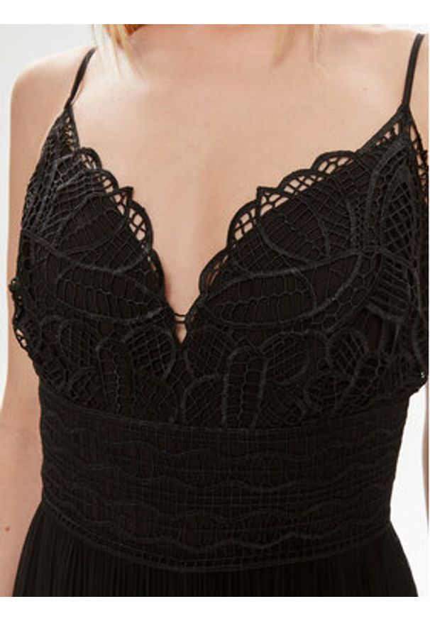 Guess Kombinezon Amiah W4GD46 WFIJ0 Czarny Regular Fit. Kolor: czarny. Materiał: syntetyk