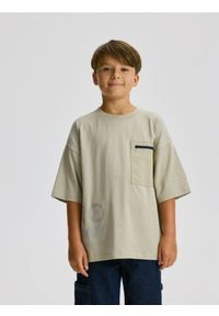 Reserved - Bawełniany t-shirt oversize - kremowy. Kolor: kremowy. Materiał: bawełna