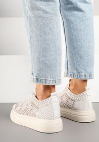 Renee - Beżowe Siateczkowe Sneakersy Typu Tenisówki Sunalie. Okazja: na spotkanie biznesowe, na co dzień. Kolor: beżowy. Materiał: jeans. Szerokość cholewki: normalna. Obcas: na płaskiej podeszwie #3