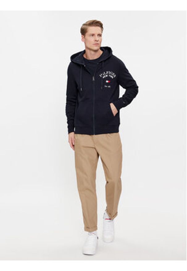 TOMMY HILFIGER - Tommy Hilfiger Bluza Arched Varsity MW0MW33644 Granatowy Regular Fit. Kolor: niebieski. Materiał: bawełna