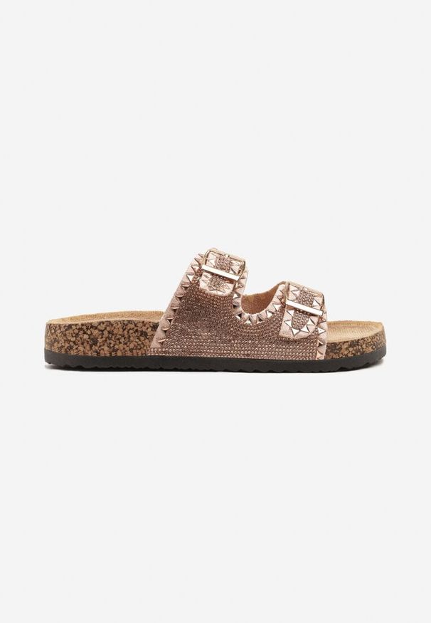 Born2be - Szampańskie Klapki z Ozdobnymi Paskami i Cyrkoniami Xalwia. Okazja: na co dzień. Kolor: złoty. Wzór: aplikacja, paski. Sezon: lato. Styl: casual