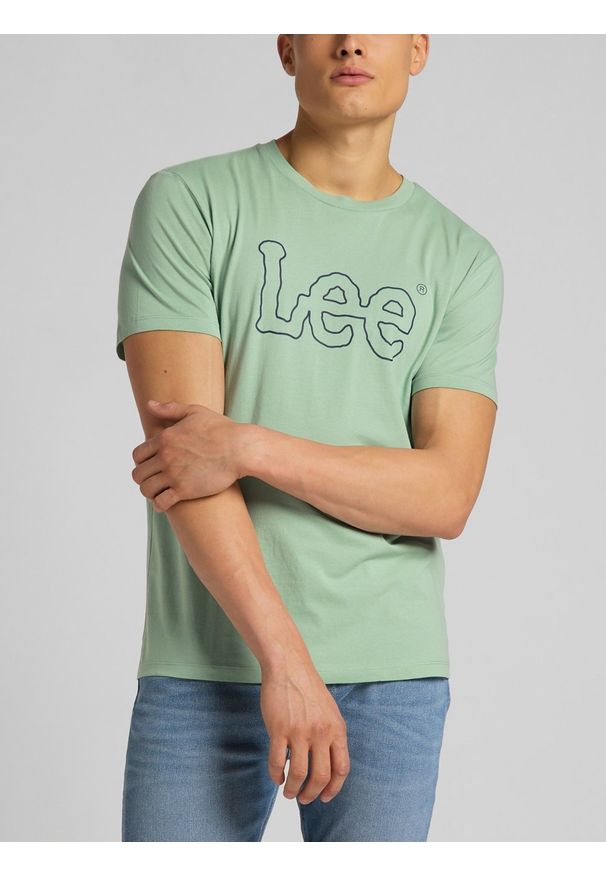 Lee - MĘSKI T-SHIRT LEE WOBBLY LOGO TEE GRANITE GREEN L65QAIQN