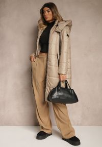 Renee - Jasnobrązowa Kurtka z Pikowanymi Przeszyciami i Ściągaczami po Bokach Balinne. Okazja: na co dzień, na spacer. Kolor: brązowy. Materiał: jeans. Styl: casual