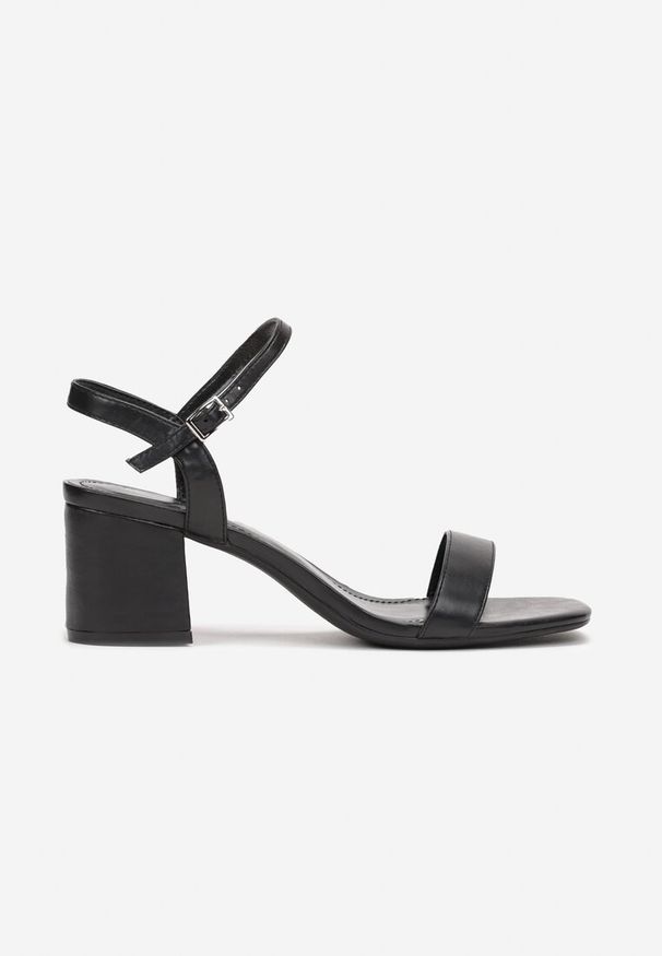 Renee - Czarne Sandały z Pojedynczymi Paseczkami na Słupku Lindani. Okazja: na co dzień. Kolor: czarny. Materiał: len, jeans. Sezon: lato, wiosna. Obcas: na słupku. Styl: wizytowy, casual