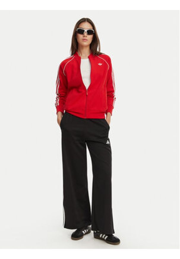 Adidas - adidas Bluza adicolor SST Classic KD3782 Czerwony Regular Fit. Kolor: czerwony. Materiał: bawełna