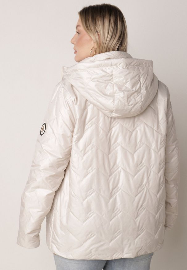 Born2be - Jasnoszara Pikowana Kurtka Przejściowa o Prostym Kroju z Kapturem Vimoris. Okazja: na co dzień, na spacer. Typ kołnierza: kaptur. Kolekcja: plus size. Kolor: szary. Materiał: jeans, poliester. Styl: elegancki, casual