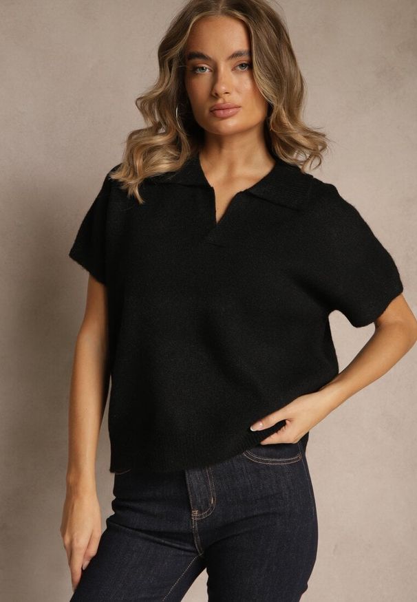 Renee - Czarny Sweter z Wełną z Krótkim Rękawem i Dekoltem V z Kołnierzem Tevirna. Kolor: czarny. Materiał: wełna. Długość rękawa: krótki rękaw. Długość: krótkie