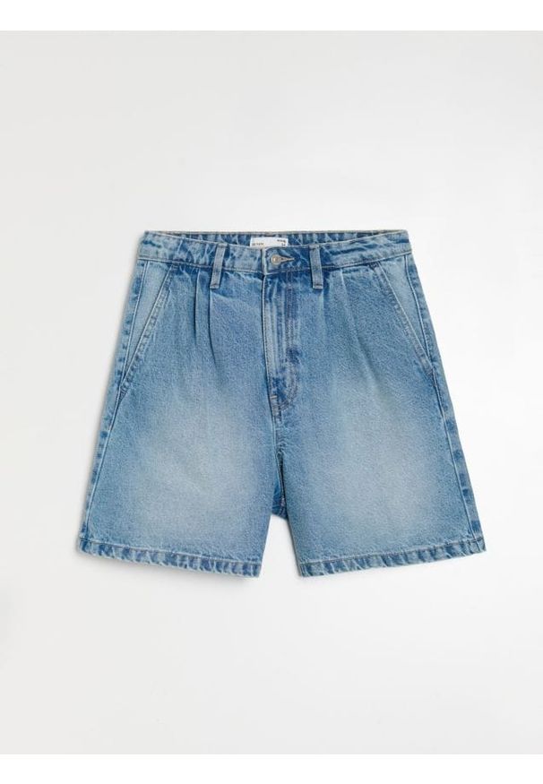 Sinsay - Jeansowe szorty mom fit - niebieski. Kolor: niebieski. Materiał: jeans