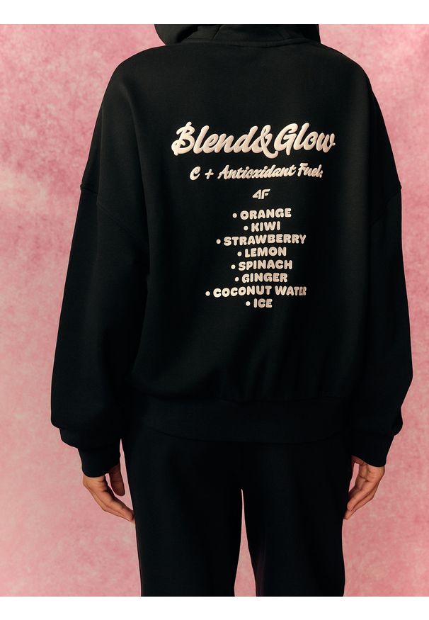 4f - 4F Bluza dresowa oversize z kapturem damska - czarna S. Okazja: na co dzień. Typ kołnierza: kaptur. Kolor: czarny. Materiał: dresówka. Długość: długie. Styl: sportowy, casual