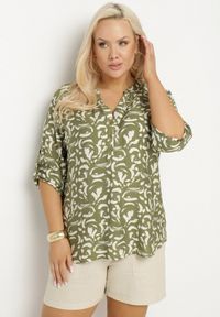 Born2be - Ciemnozielona Koszula z Wiskozą w Abstrakcyjny Wzór Clarivana. Okazja: na co dzień. Typ kołnierza: dekolt w serek. Kolekcja: plus size. Kolor: zielony. Materiał: wiskoza. Długość rękawa: długi rękaw. Długość: długie. Styl: klasyczny, casual, elegancki #7