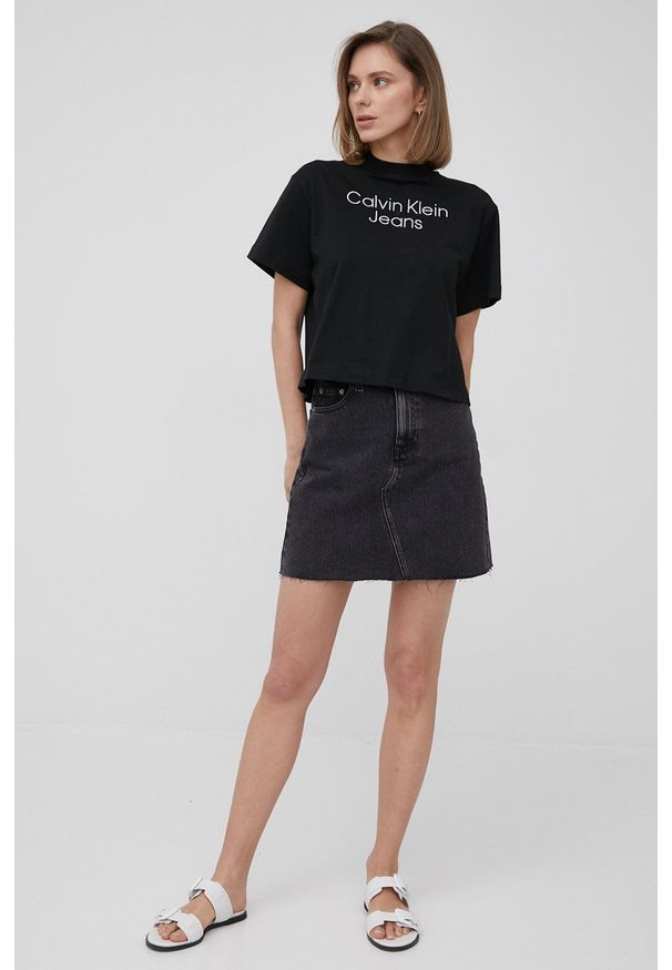 Calvin Klein Jeans t-shirt bawełniany kolor czarny. Kolor: czarny. Materiał: bawełna. Wzór: aplikacja