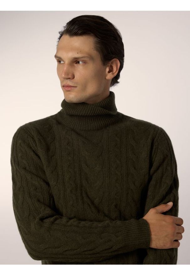 Reserved - Wełniany sweter - ciemnozielony. Kolor: zielony. Materiał: wełna