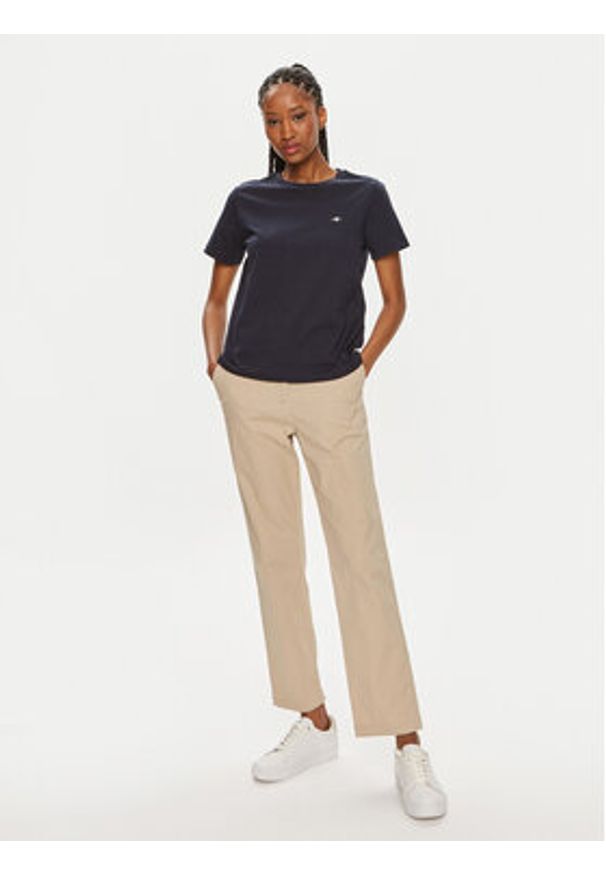 GANT - Gant Chinosy 4150261 Beżowy Slim Fit. Kolor: beżowy. Materiał: bawełna