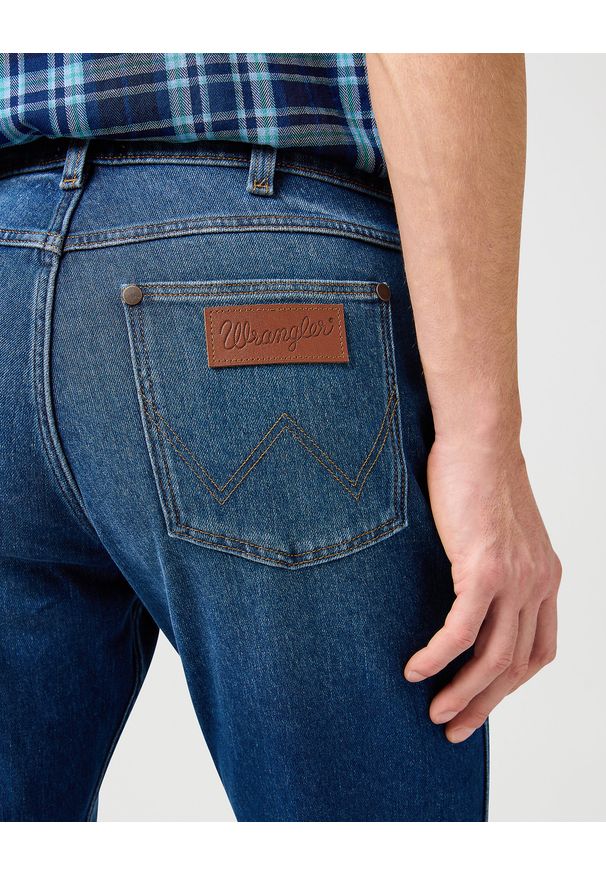 Wrangler - WRANGLER MĘSKIE SPODNIE JEANSOWE WRANGLER GREENSBORO DENIM DUSK 112362444