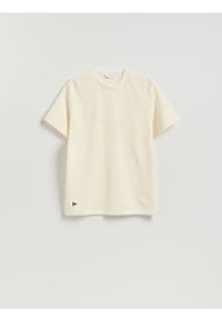 Reserved - Strukturalny t-shirt regular - złamana biel. Materiał: dzianina, bawełna #1