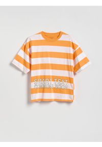 Reserved - Bawełniany t-shirt w paski - pomarańczowy. Kolor: pomarańczowy. Materiał: bawełna. Wzór: paski #1