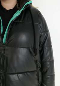 Born2be - Czarno-Zielona Kurtka Zimowa Pikowana Hirorve. Typ kołnierza: kołnierzyk stójkowy. Kolekcja: plus size. Kolor: czarny. Sezon: zima #7