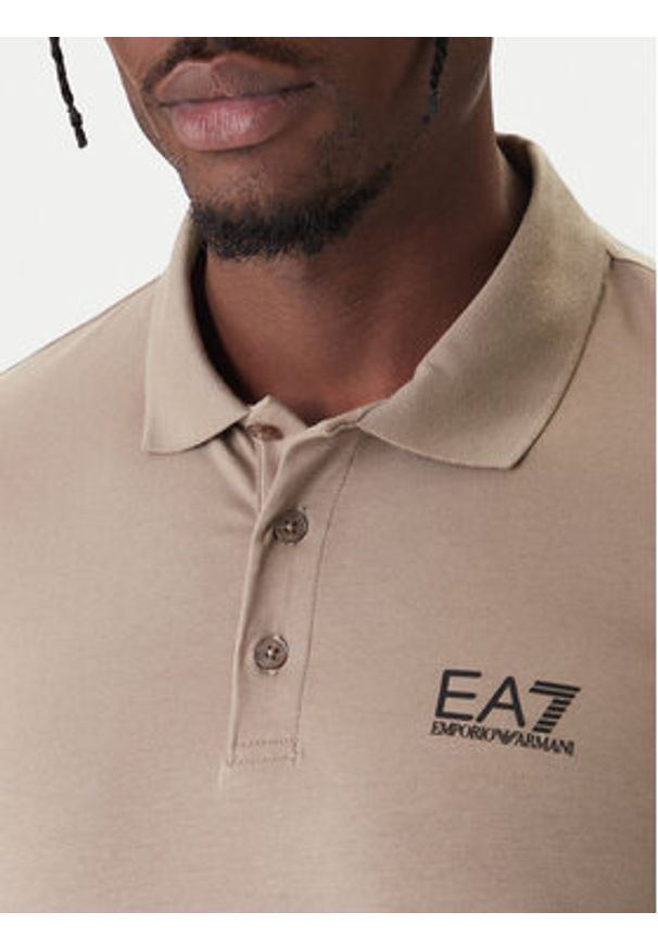 EA7 Emporio Armani Polo 8NPF14 PJVQZ U6167 Beżowy Regular Fit. Typ kołnierza: polo. Kolor: beżowy. Materiał: bawełna