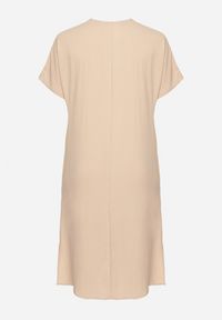 Born2be - Beżowa Sukienka z Bawełną o Pudełkowym Kroju z Ozdobnym Marszczeniem Telisea. Okazja: na co dzień. Kolor: beżowy. Materiał: bawełna. Sezon: lato. Typ sukienki: proste. Styl: casual, klasyczny #2