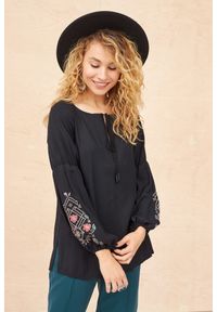 blue shadow - Bluzka Damska Suptelli BS Czarny / Haft. Kolekcja: plus size. Kolor: czarny. Materiał: koronka, wiskoza, tkanina. Wzór: haft. Sezon: jesień. Styl: boho #1