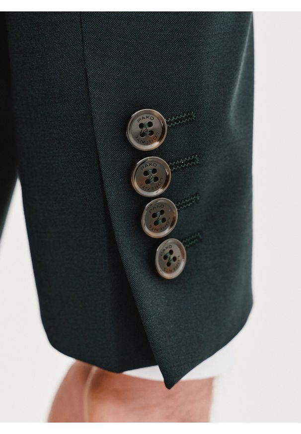 Pako Lorente - PAKO LORENTE – Wełniana marynarka garniturowa w kolorze zielonym. Okazja: na spotkanie biznesowe. Kolor: zielony. Materiał: wełna. Wzór: gładki. Styl: biznesowy